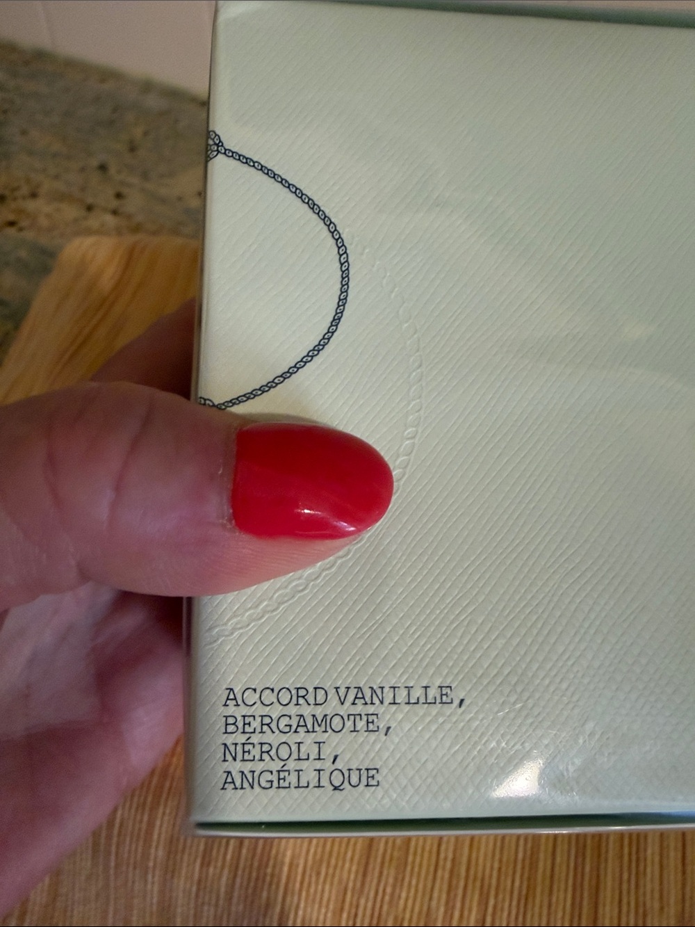 Prada Les Infusions de Prada Infusion De Vanille - Cream & Navy Packaging - Picture 3 of 5
